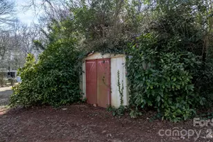 503 E Herman St, Newton, NC 28658 - Photo 29