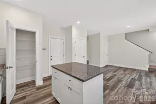 7308 Rothmore St, Charlotte, NC 28215 - Photo 7