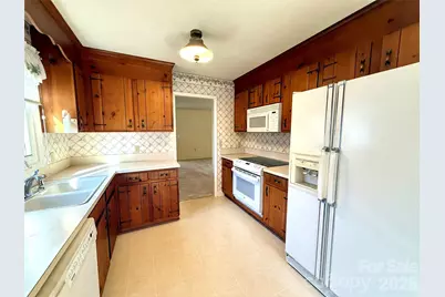 1015 36th Avenue Court NE, Hickory, NC 28601 - Photo 15