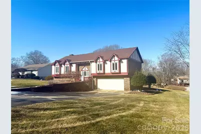 1015 36th Avenue Court NE, Hickory, NC 28601 - Photo 1