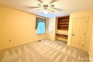 1015 36th Ave Ct NE, Hickory, NC 28601 - Photo 17