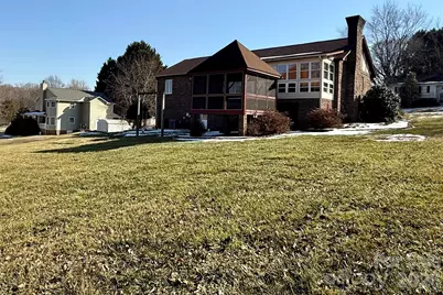 1015 36th Avenue Court NE, Hickory, NC 28601 - Photo 3