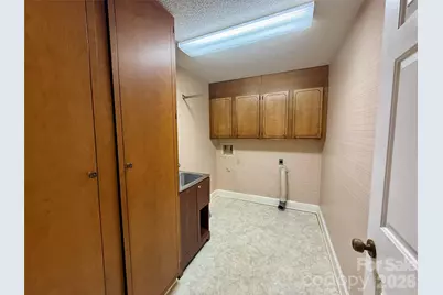 1015 36th Avenue Court NE, Hickory, NC 28601 - Photo 27