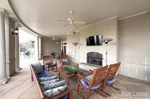 300 W 5th St, Charlotte, NC 28202 - Photo 27