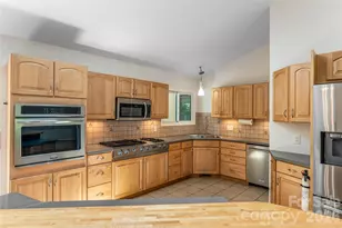 649 Rickel Dr, Hendersonville, NC 28739 - Photo 11