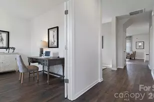 5105 Shallow Brk Dr, Charlotte, NC 28215 - Photo 3