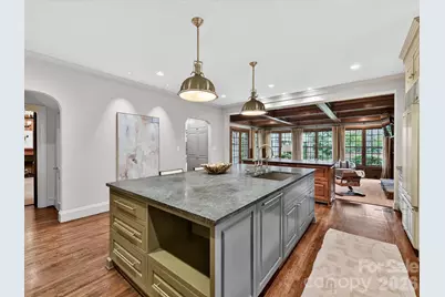 1126 Queens Road W, Charlotte, NC 28207 - Photo 11