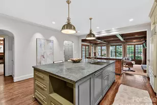 1126 Queens Rd W, Charlotte, NC 28207 - Photo 11