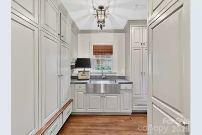 1126 Queens Road W, Charlotte, NC 28207 - Photo 31