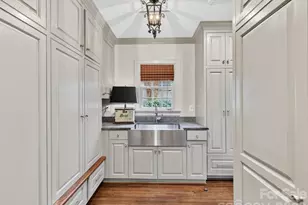 1126 Queens Rd W, Charlotte, NC 28207 - Photo 31