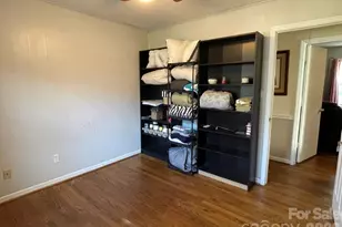 4721 Farm Pond Ln, Charlotte, NC 28212 - Photo 9