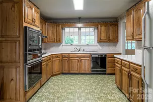 15 Lackey Ln, Asheville, NC 28804 - Photo 17