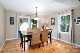 410 Rockwood Dr, Hendersonville, NC 28792 - Photo 11