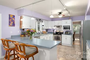 410 Rockwood Dr, Hendersonville, NC 28792 - Photo 13