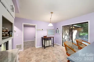 410 Rockwood Dr, Hendersonville, NC 28792 - Photo 15