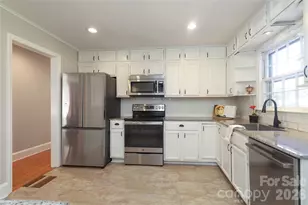 2017 Townsend Ave, Charlotte, NC 28205 - Photo 9