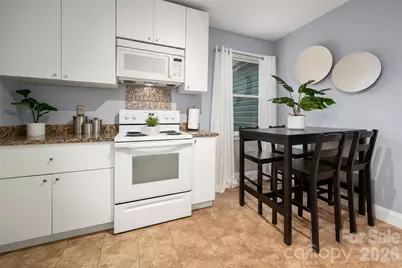 2516 Columbus Circle, Charlotte, NC 28208 - Photo 7
