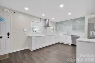 8308 Knights Bridge Rd, Charlotte, NC 28210 - Photo 5