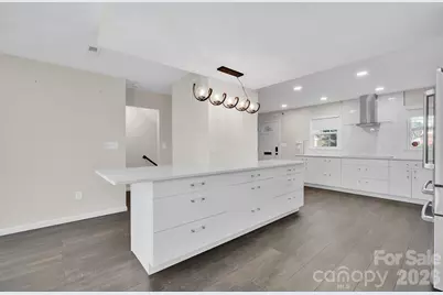 8308 Knights Bridge Road, Charlotte, NC 28210 - Photo 9