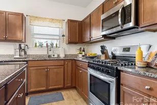 329 Crandon Rd, Mount Holly, NC 28120 - Photo 9