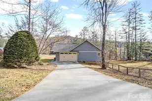 12 Crystal Cove Dr, Hendersonville, NC 28739 - Photo 11
