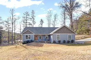 12 Crystal Cove Dr, Hendersonville, NC 28739 - Photo 3