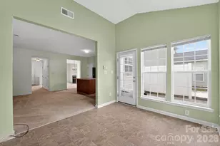 4914 Sunburst Ln, Charlotte, NC 28213 - Photo 5