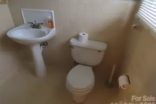 7636 Michael Dr, Charlotte, NC 28215 - Photo 17