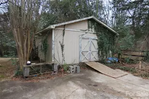 7636 Michael Dr, Charlotte, NC 28215 - Photo 5