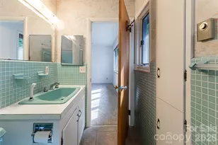 180 Lakewood Dr, Asheville, NC 28803 - Photo 23