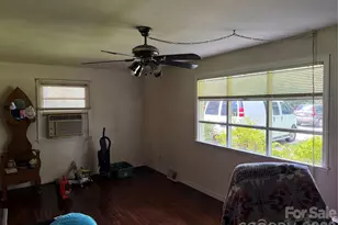 3218 Driftwood Dr, Charlotte, NC 28205 - Photo 11