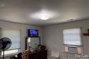 3218 Driftwood Dr, Charlotte, NC 28205 - Photo 11