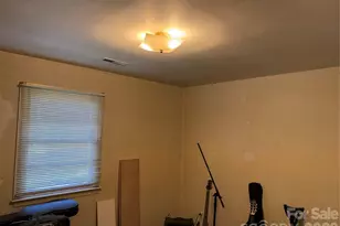 3218 Driftwood Dr, Charlotte, NC 28205 - Photo 13