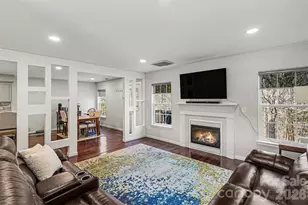 1106 Vine Cliff Ln, Charlotte, NC 28214 - Photo 3