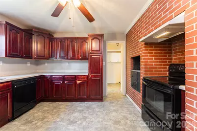 3159 Cheryl Drive, Hendersonville, NC 28792 - Photo 15