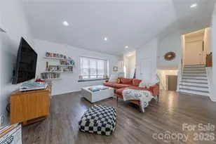 6332 Round Hill Rd, Charlotte, NC 28211 - Photo 5