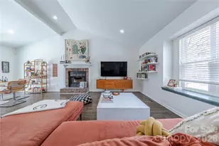 6332 Round Hill Rd, Charlotte, NC 28211 - Photo 3