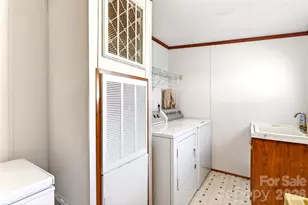 60 Buttercup Ln, Marion, NC 28752 - Photo 13