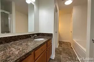 7809 Lennoxshire Ln, Charlotte, NC 28210 - Photo 9