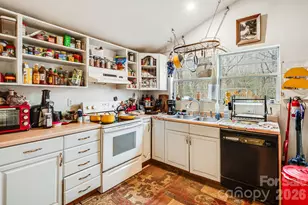 55 Heavenly Ln, Fairview, NC 28730 - Photo 17