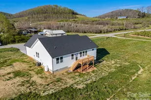 459 Waters Rd, Hendersonville, NC 28792 - Photo 5