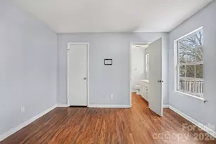 1709 Jeffrey Bryan Dr, Charlotte, NC 28213 - Photo 9