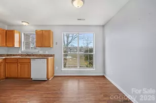 1709 Jeffrey Bryan Dr, Charlotte, NC 28213 - Photo 7