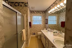 4635 Cloverdale Ave, Charlotte, NC 28212 - Photo 17