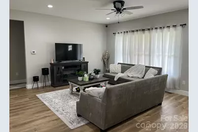 4050 Fairview Drive #9, Maiden, NC 28650 - Photo 3