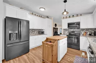 230 Hickory Nut Dr, Statesville, NC 28677 - Photo 17