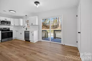 339 S Eastway Dr, Troutman, NC 28166 - Photo 9