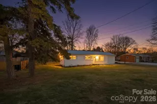 339 S Eastway Dr, Troutman, NC 28166 - Photo 1