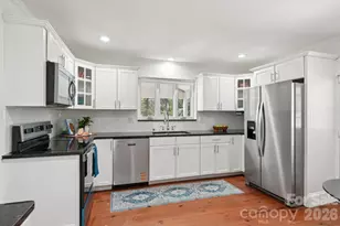 1000 Hickory Nut St, Charlotte, NC 28205 - Photo 11