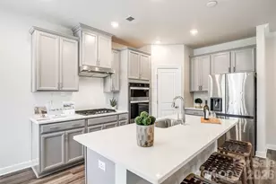 13210 Kenworth Rd, Charlotte, NC 28278 - Photo 7